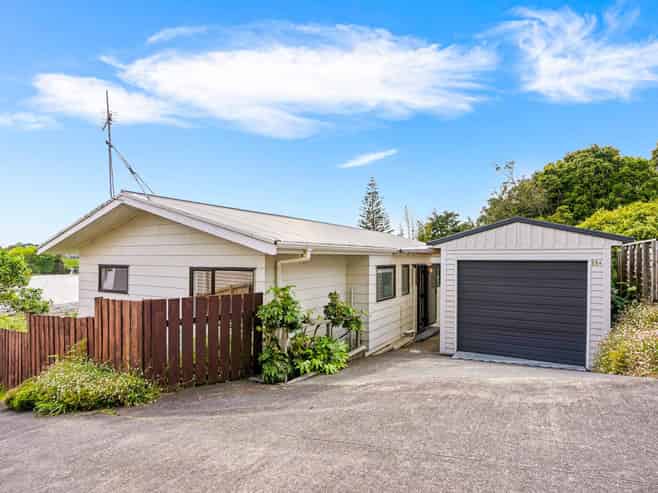 25A Downing Street, Glenfield