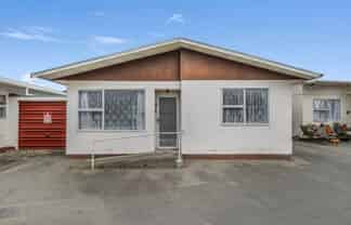 2/104 Alma Road, Gonville