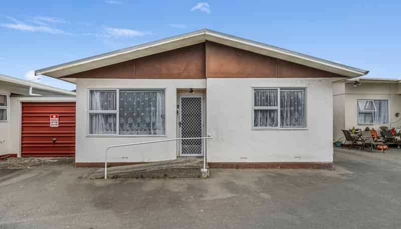 2/104 Alma Road, Gonville