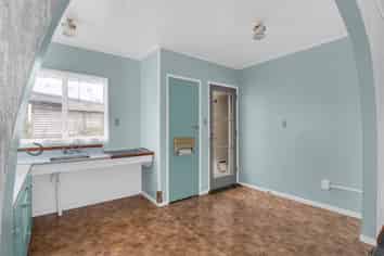 2/104 Alma Road, Gonville