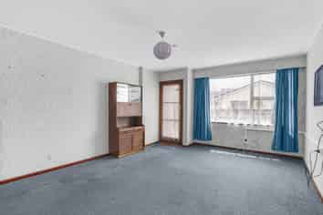 2/104 Alma Road, Gonville