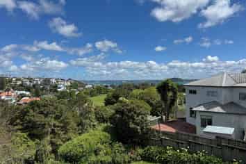 10/18 Takitimu Street, Orakei