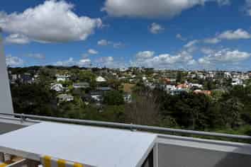 10/18 Takitimu Street, Orakei