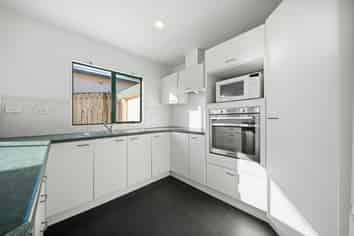 2/37 Monarch Avenue, Hillcrest