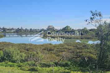 Tidy, Secure Warehouse In Papatoetoe