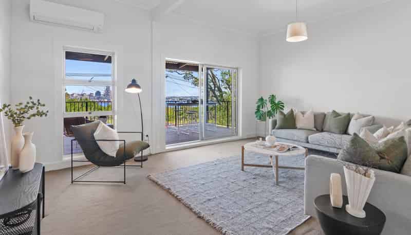 3/140 Calliope Road, Devonport