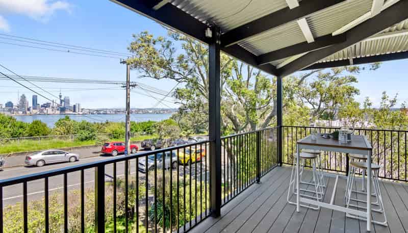 3/140 Calliope Road, Devonport