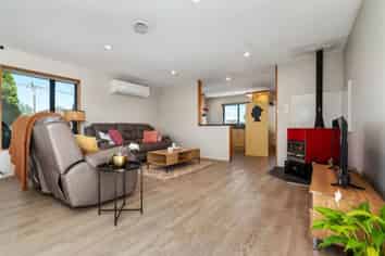 11 Glenmore Avenue, Casebrook