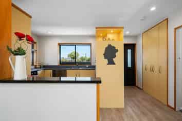 11 Glenmore Avenue, Casebrook