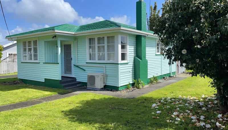 42 George Street, Hikurangi