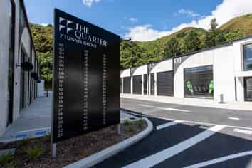 Warehouse Unit in Prime Gracefield Location