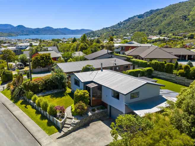 17 Boons Valley Road, Waikawa