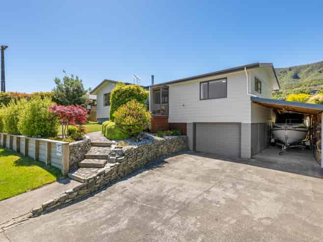 17 Boons Valley Road, Waikawa