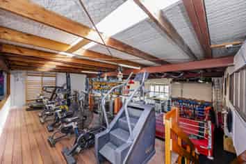 510 sqm unit on Hillside