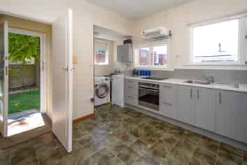 53 Thackeray Place, Waltham