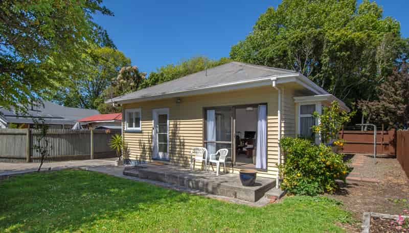 53 Thackeray Place, Waltham