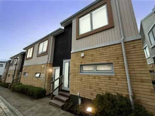 11 Helen Jenepher Lane, Mount Wellington