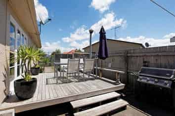 2 Willis Street, Bader