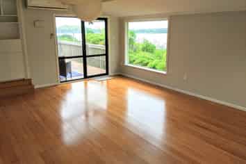 10 Viking Avenue, Hillsborough