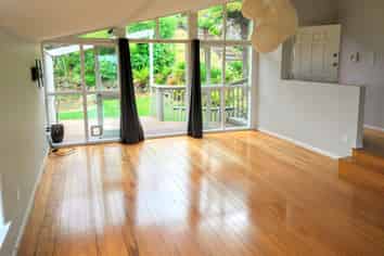 10 Viking Avenue, Hillsborough