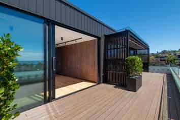 17/423-427 Beach Road, Mairangi Bay