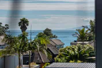 8/423-427 Beach Road, Mairangi Bay