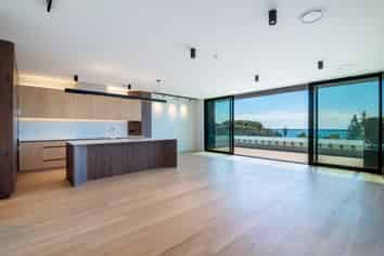 17/423-427 Beach Road, Mairangi Bay