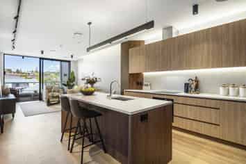 8/423-427 Beach Road, Mairangi Bay