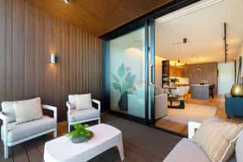 8/423-427 Beach Road, Mairangi Bay