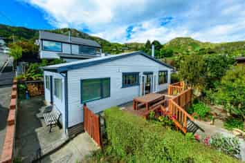10 Cornwall Road, Lyttelton