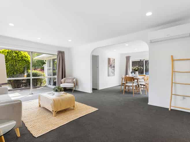 94 Greenhaven Drive, Burwood