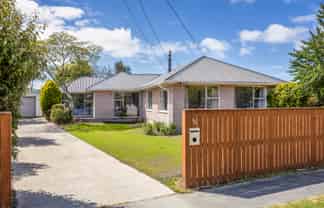 94 Greenhaven Drive, Burwood