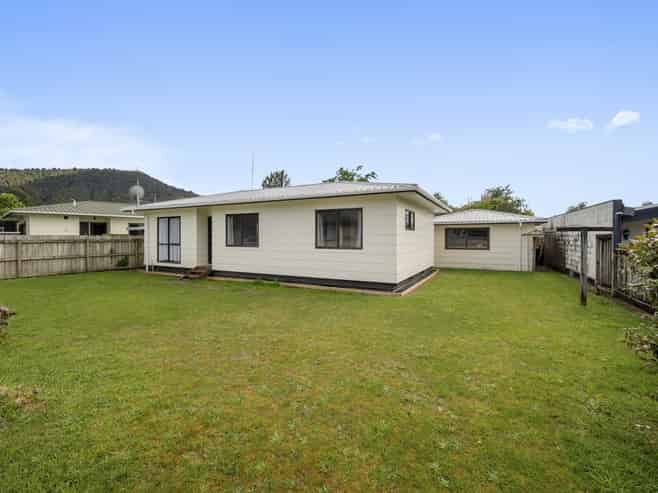 B/23 Blomfield Street , Pukehangi