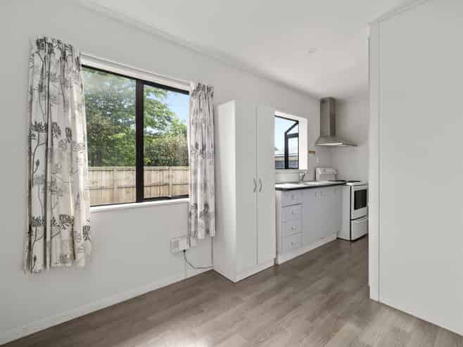 B/23 Blomfield Street , Pukehangi