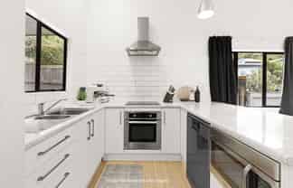 101 Shakespeare Road, Bluff Hill