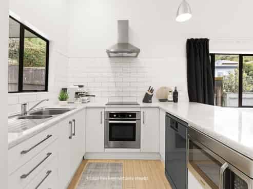 101 Shakespeare Road, Bluff Hill