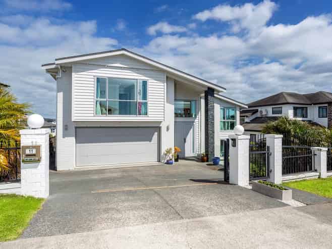 11 Walter Crescent, Millwater