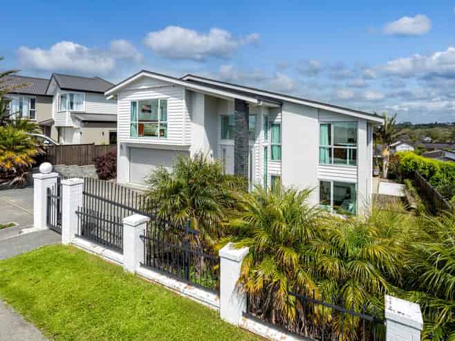 11 Walter Crescent, Millwater