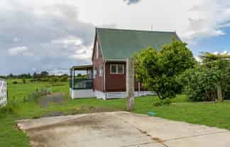 7  &  7A Stirling Street, Te Aroha