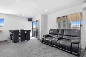 74b Trevor Hosken Drive, Wiri