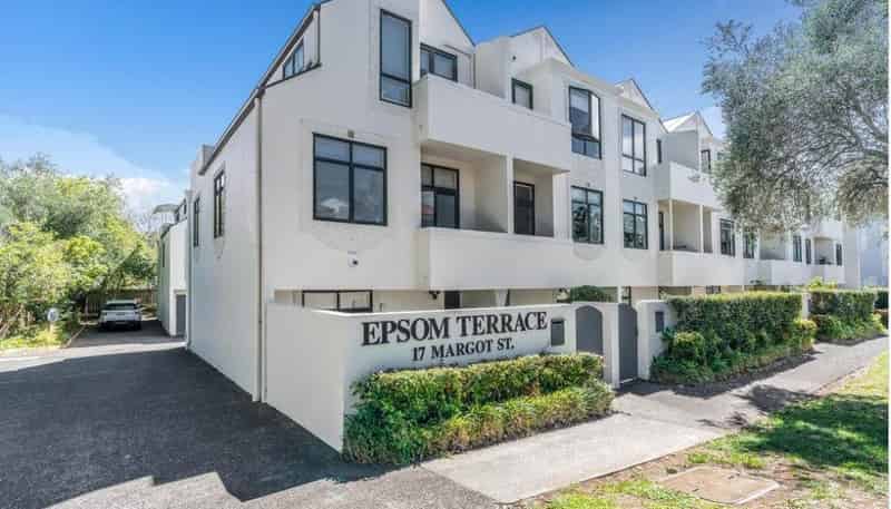 13/17 Margot Street, Epsom