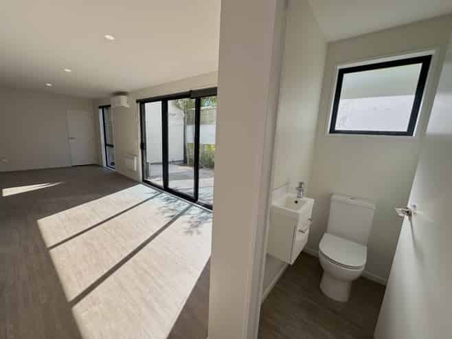 3/15 Waltham Road, Sydenham