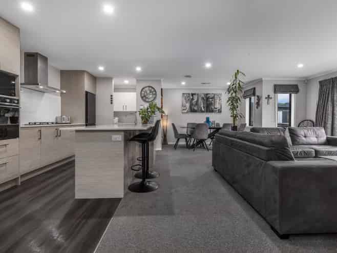 118 John Burke Drive, Aotea