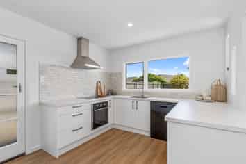 1 & 2/25 Hills Road, Edgeware