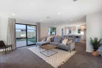 245 Racecourse Road, Allenton