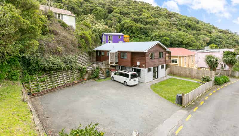 112 Holloway Road, Aro Valley