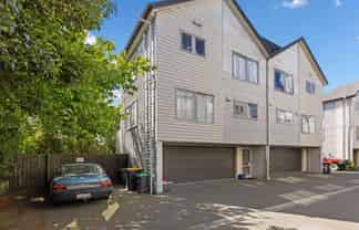 5/443 Hereford Street, Linwood