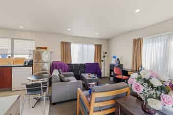 5/443 Hereford Street, Linwood