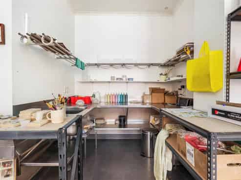 Vacant & Owner Says LEASE or SELL!