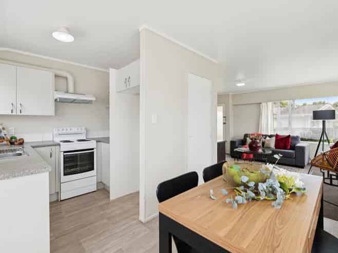 1/32 Challen Close, Conifer Grove